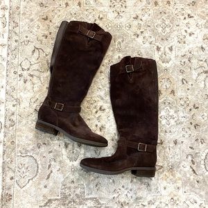 Suede brown boots